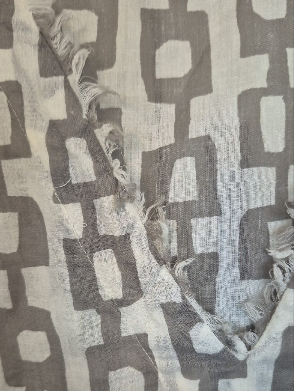 Rockflowerpaper Gray & White Geometric Tunic - L - Picture 4 of 6